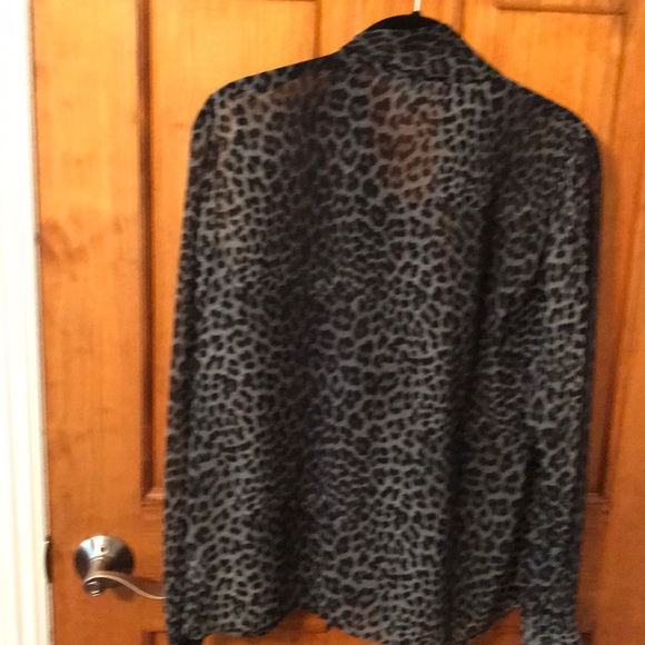 ⚠️⚠️PRICE DROP⚠️⚠️Michael Kors blue cheetah blouse - Picture 4 of 4
